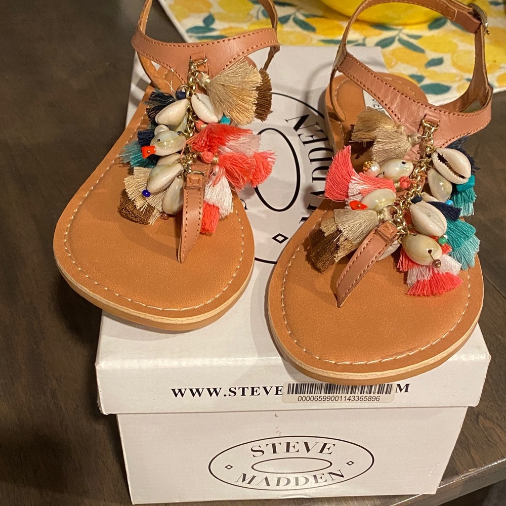 Steve Madden Tan Leather Tassel & Shell Thong Sandals